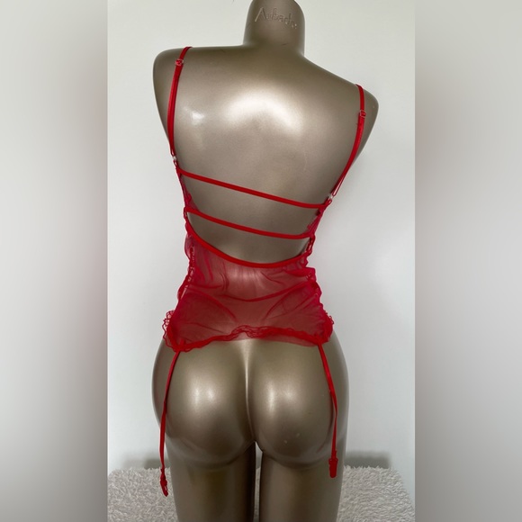 Small Lingerie Set - Picture 5 of 9